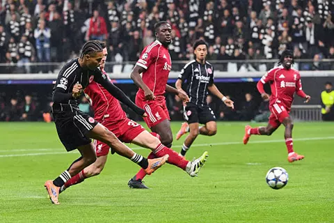 دقيقة بدقيقة (صلاح بديلا).. ليفربول 3-1 فرانكفورت.. ريمونتادا سريعة (فيديو وصور)